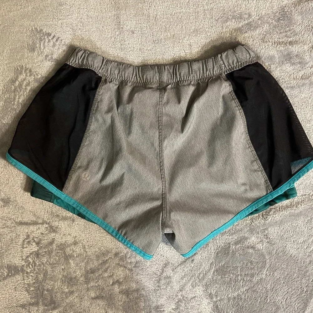 Lululemon Women Shortie Shorts Camo Lined Small 4‎